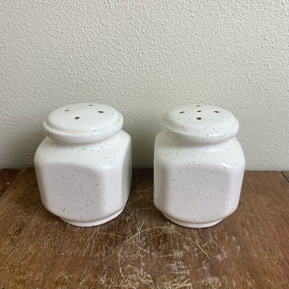 Vintage Pottery Craft USA ceramic‎ tan speckled Wheat Salt & Pepper Shakers - Picture 7 of 7